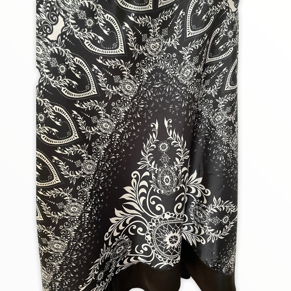 Halter Dress - Handkerchief hem - Picture 4 of 4